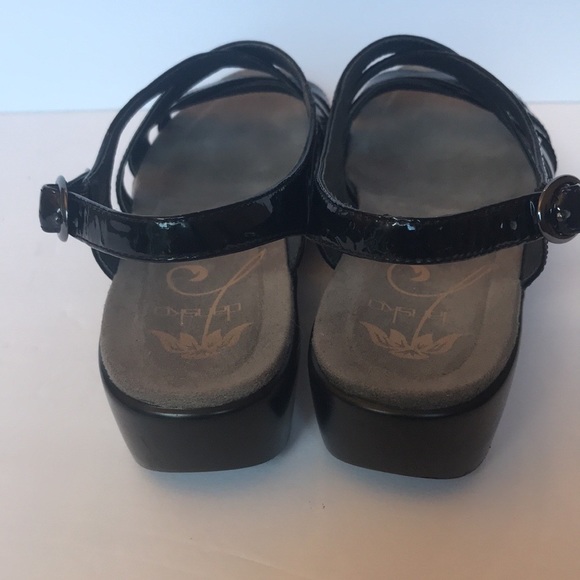 ⭐️ Dansko Black Patent Sandal - Picture 8 of 12